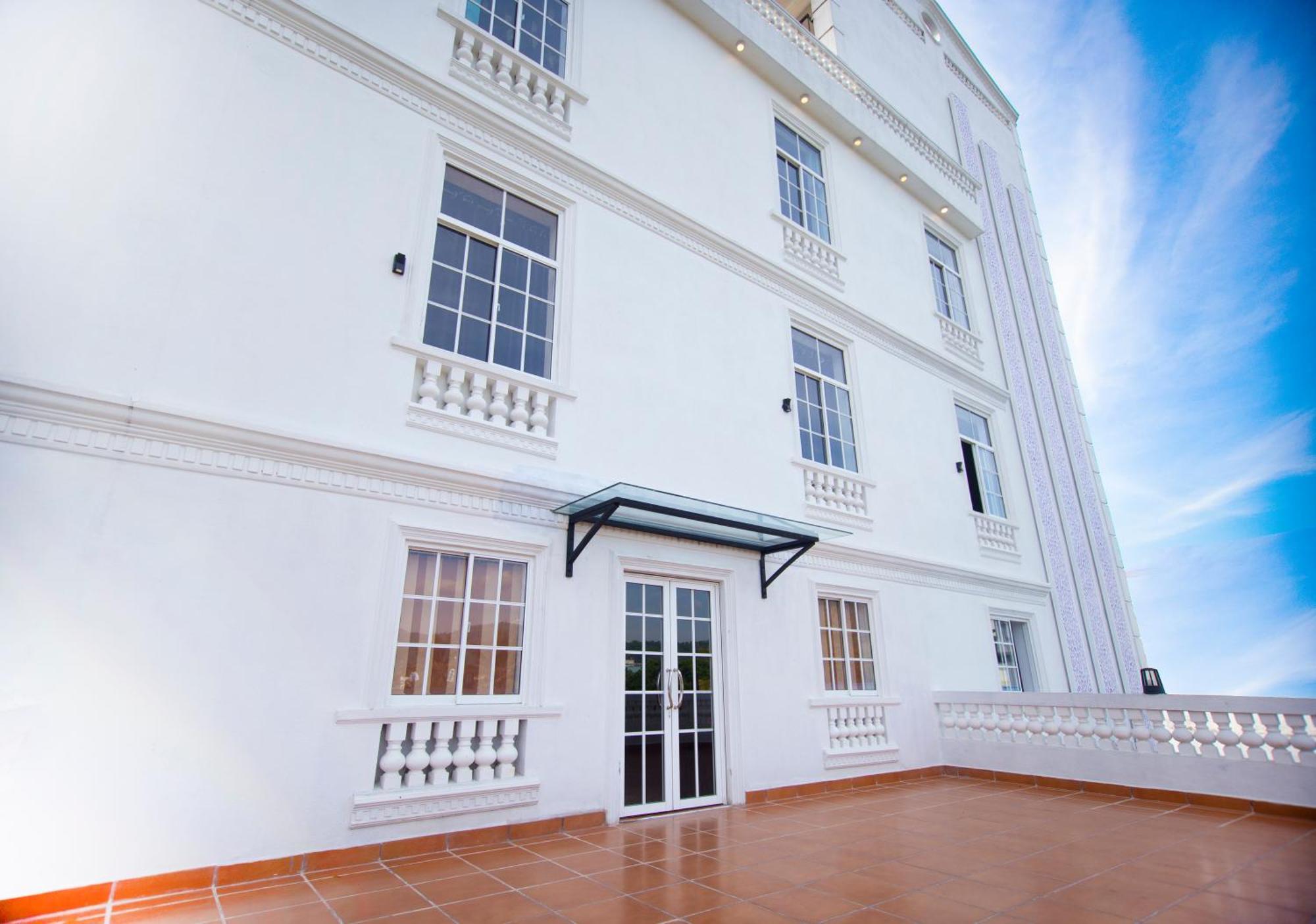 Hotel Crown Regency- Badulla Exterior foto