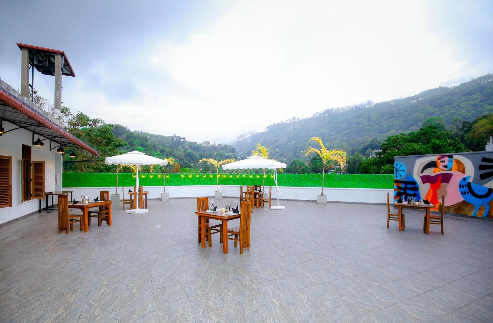 Hotel Crown Regency- Badulla Exterior foto