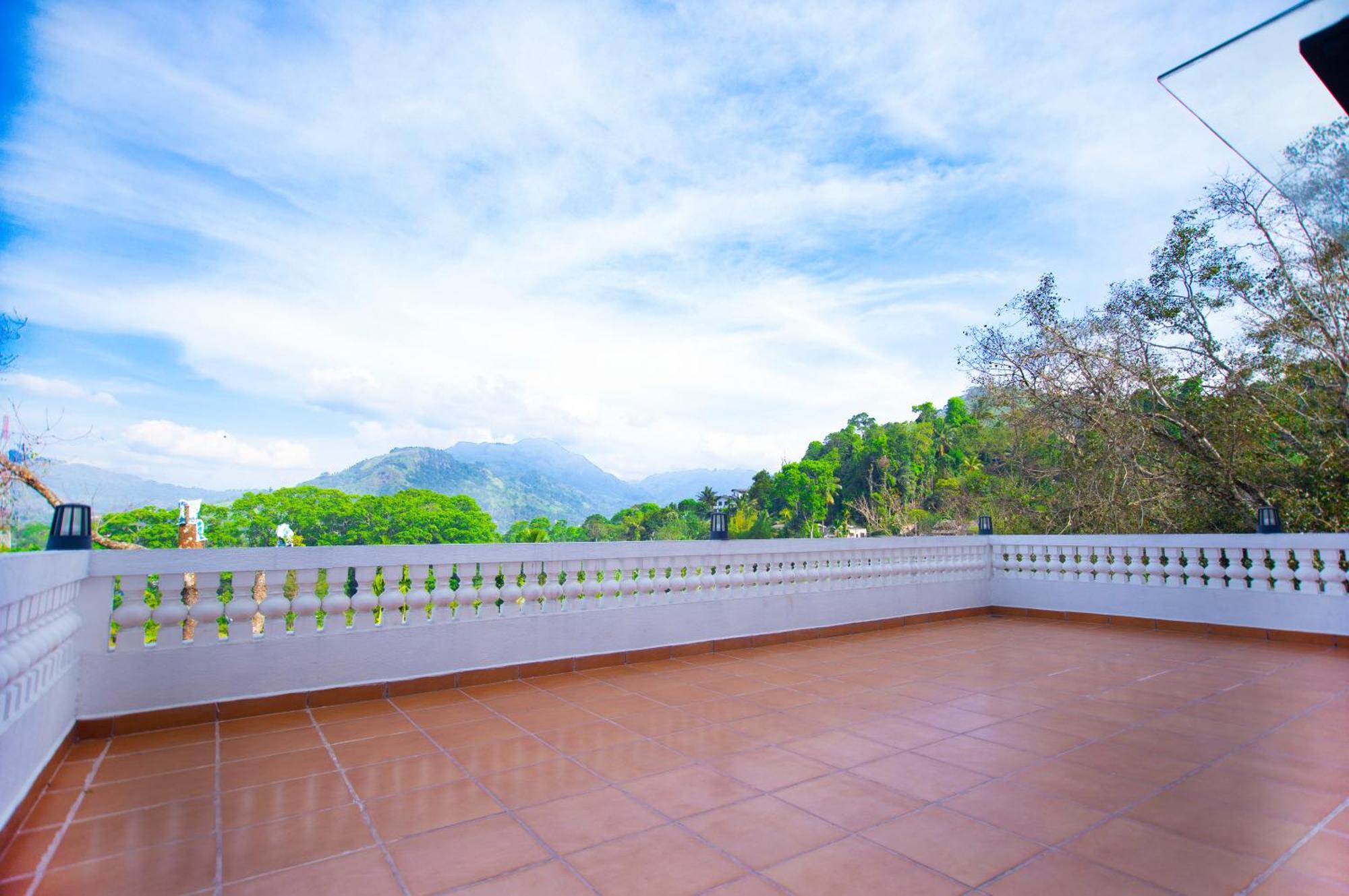 Hotel Crown Regency- Badulla Exterior foto